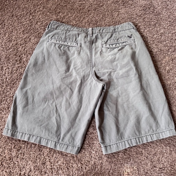 American Eagle Khaki Longboard Shorts Men Size 32 Gray - Picture 2 of 6